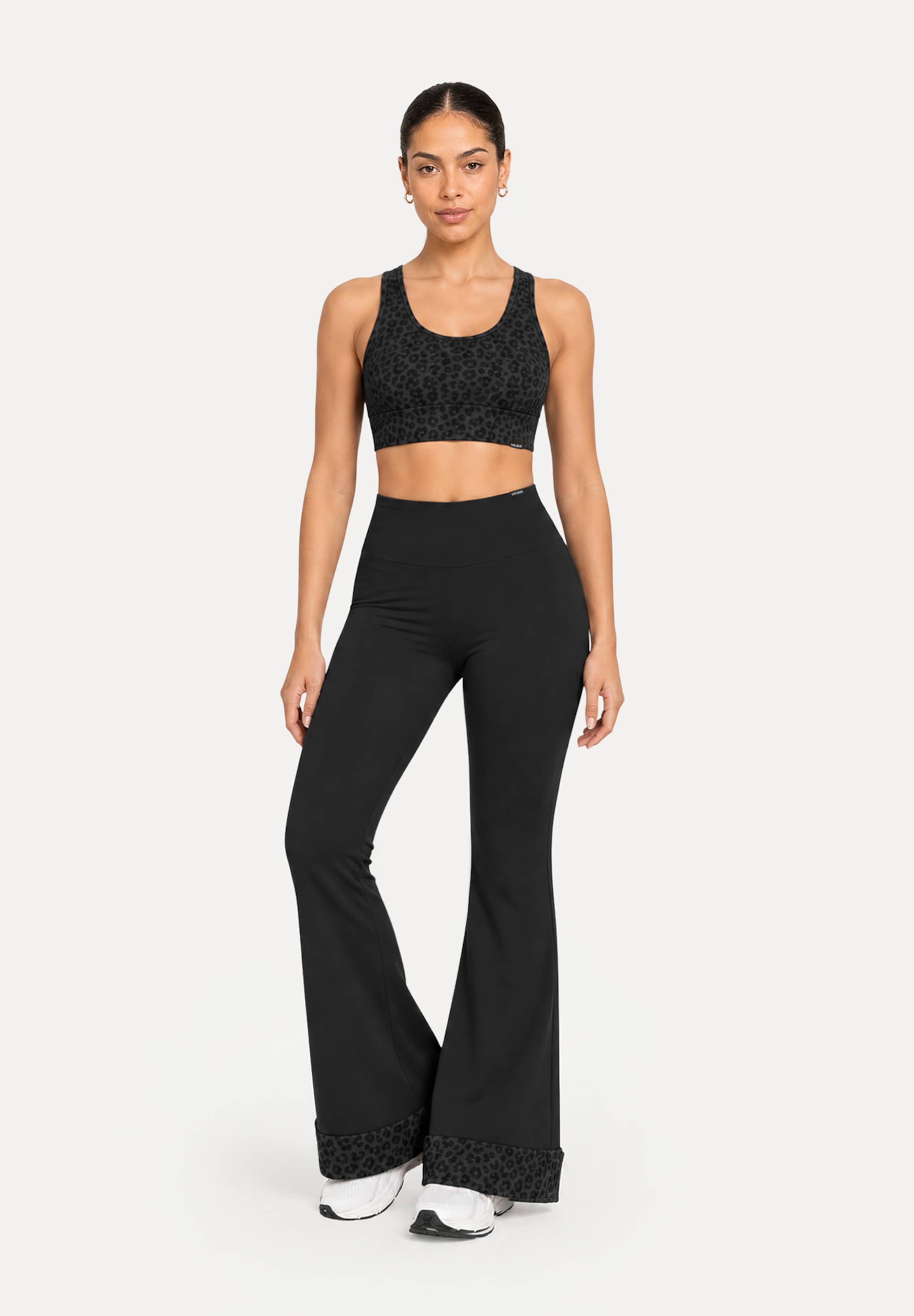 Coupe slim Leggings ' Lithara Solid ' Smilodox en noir : devant