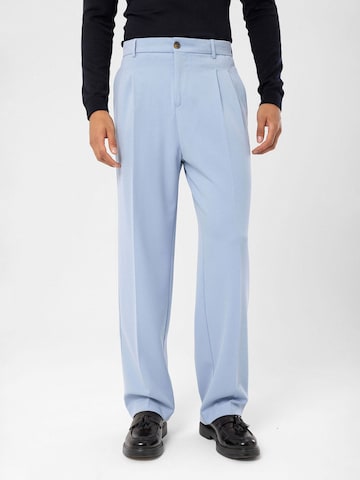 Antioch Regular Pleat-Front Pants in Blue: front