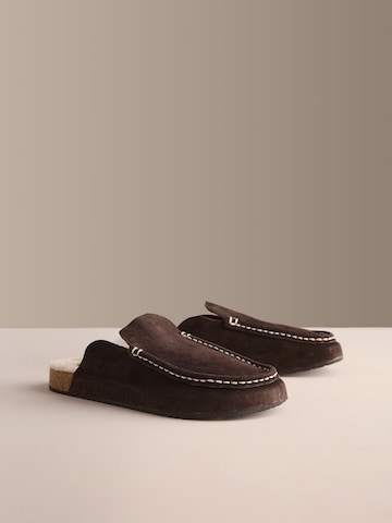 Next Huisschoen in Bruin