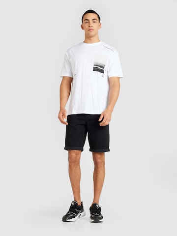 T-shirt 'SERENITY' Calvin Klein Jeans en blanc