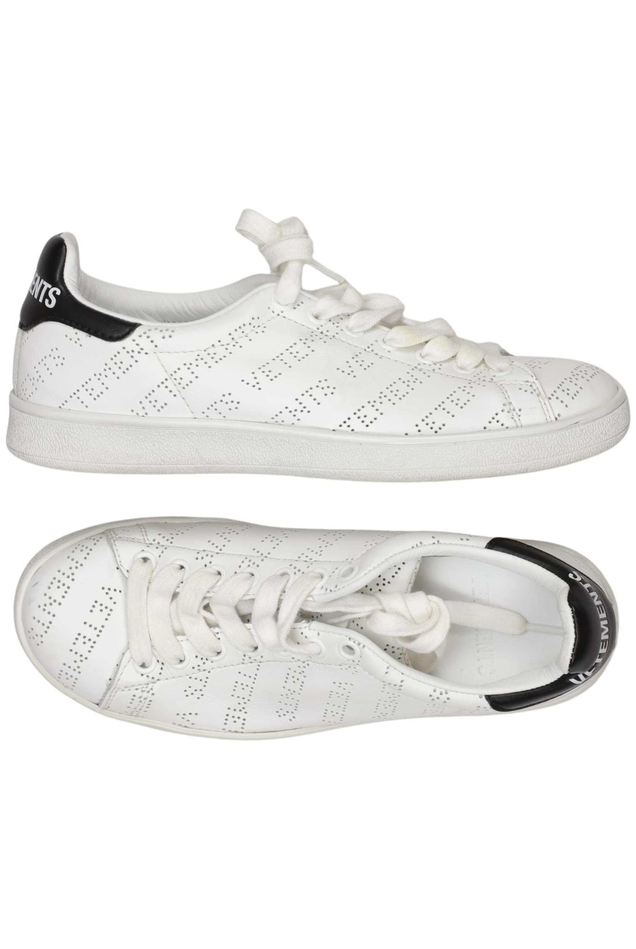 Vetements Sneakers & Trainers in 35 in White: front