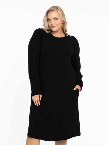 Robe Yoek en noir : devant