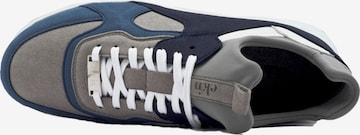 EKN Footwear Låg sneaker 'Larch' i blå