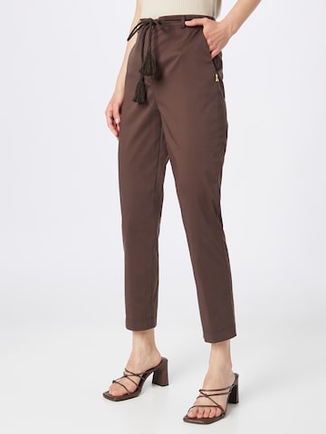 PATRIZIA PEPE - Pantalón en marrón: frente