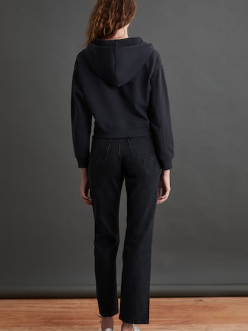 Grimelange - Sudadera con cremallera en gris