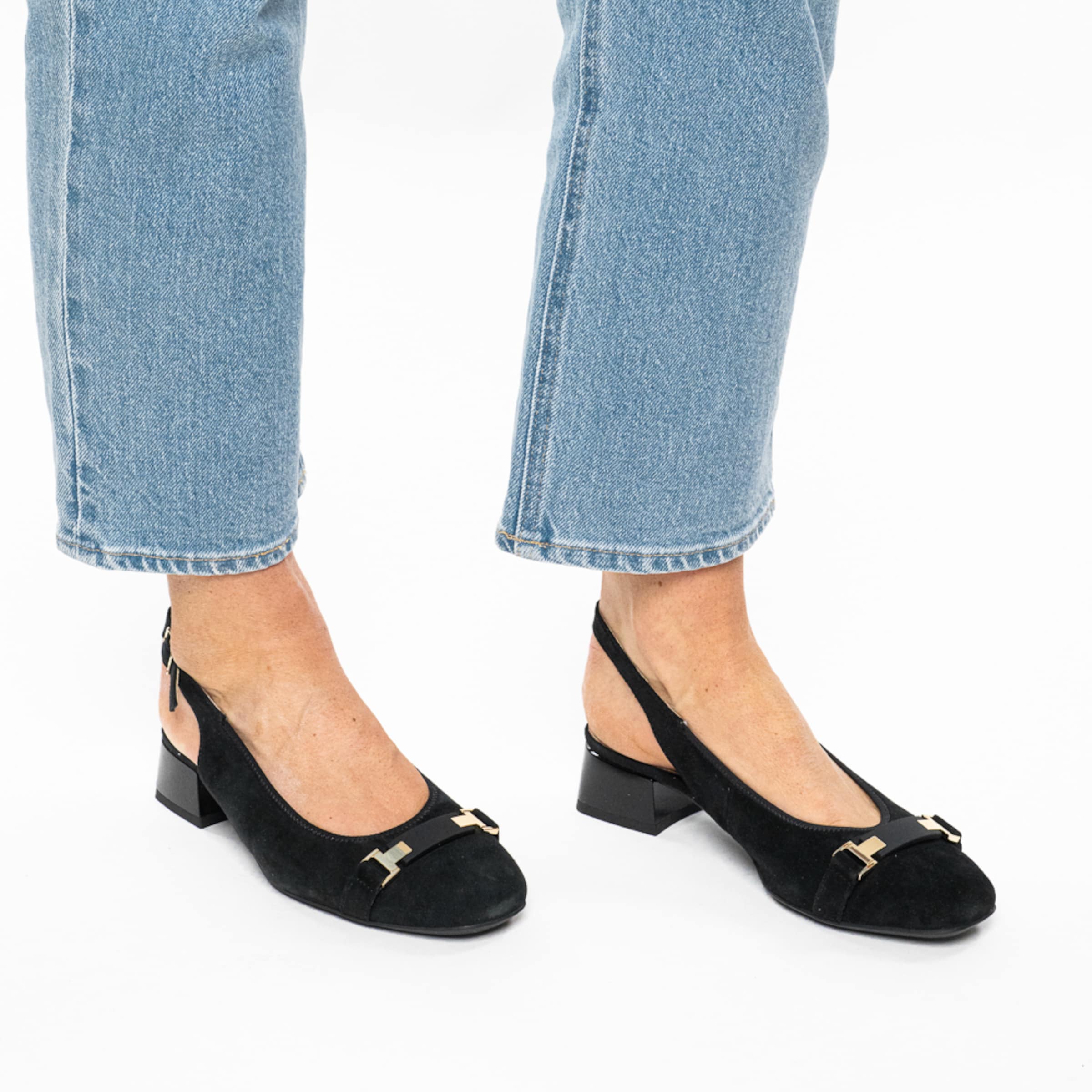 ARA Slingback Pumps in Black: front
