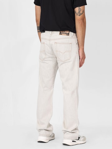 DIESEL - regular Vaquero 'MARKEE' en beige