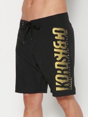 KOROSHI Badeshorts in Schwarz