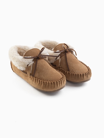 Minnetonka - Mocassins 'Chrissy' em castanho