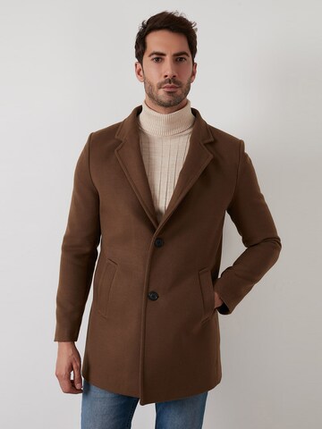 Buratti Winter Coat in Brown: front