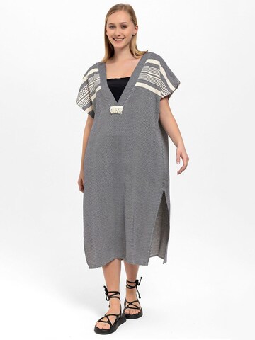 Robe 'Margarita' Ikigai the City en noir