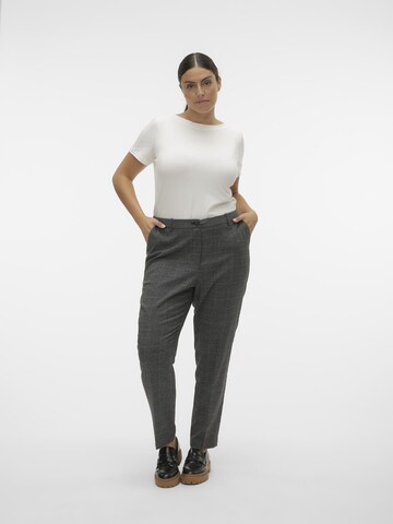 Effilé Pantalon 'MILA' Vero Moda Curve en gris