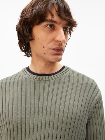 ARMEDANGELS Strickpullover PIGMENT DYE RIB in Grün