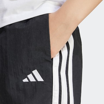 ADIDAS SPORTSWEAR Loosefit Παντελόνι φόρμας σε μαύρο