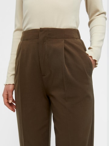 OBJECT Loose fit Pleat-Front Pants 'Sanni' in Brown