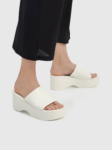 Pull&Bear Mules in White