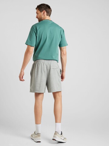 Nike Sportswear - Loosefit Pantalón 'CLUB' en gris
