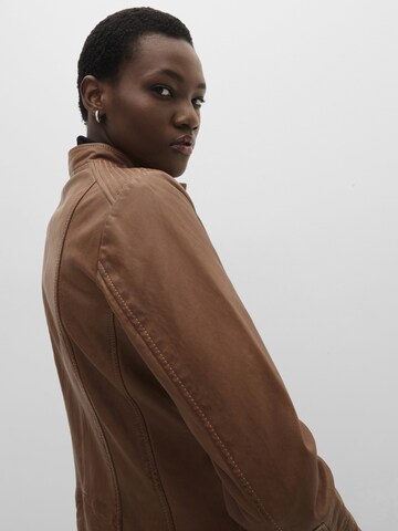 bonprix Jacke in Braun