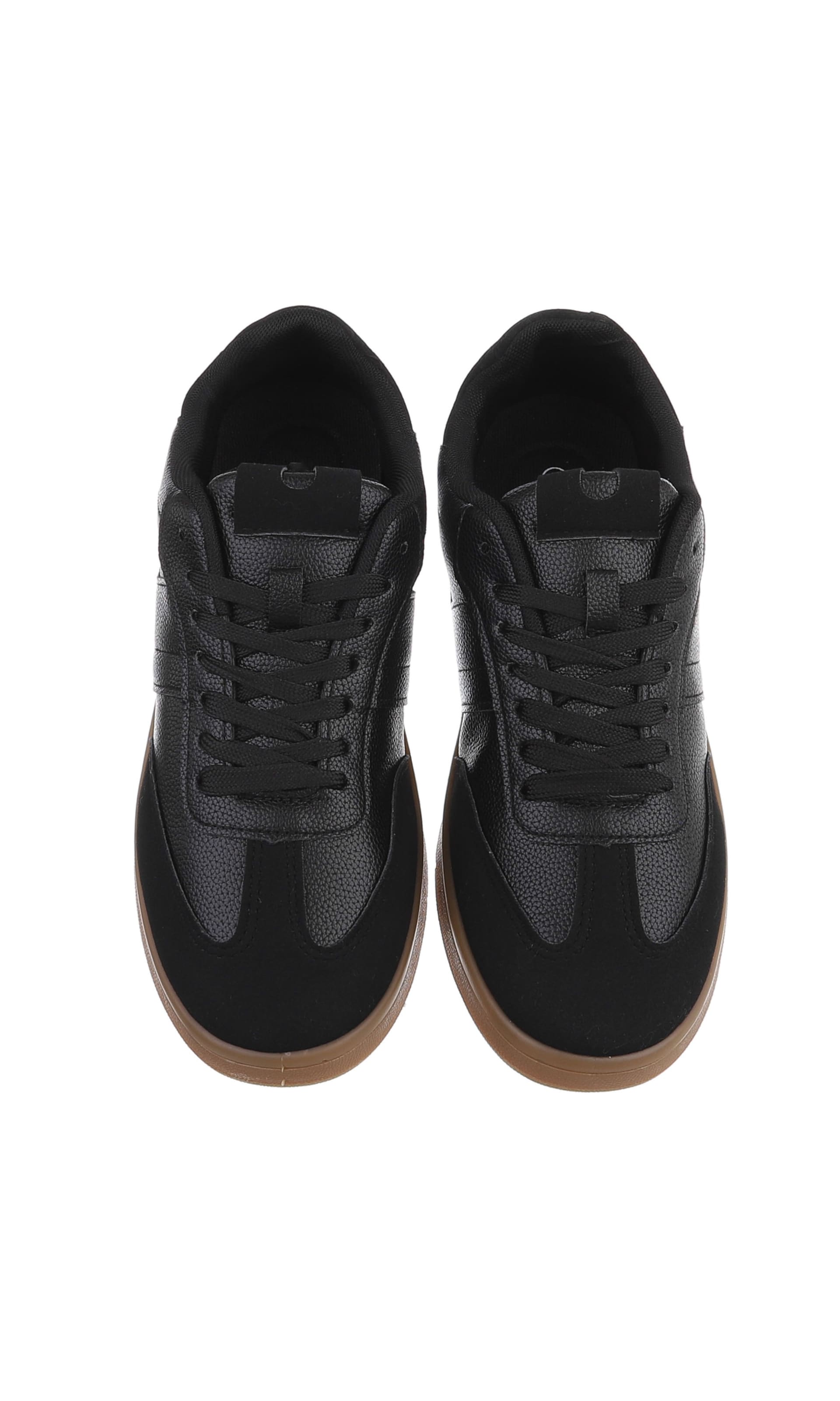 CoolWalk Sneakers in Black