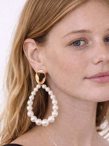 COLLEZIONE ALESSANDRO Earrings 'Ophelia' in Beige