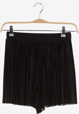 Monki Shorts in XS in Black: front