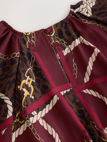 Next - Vestido en rojo