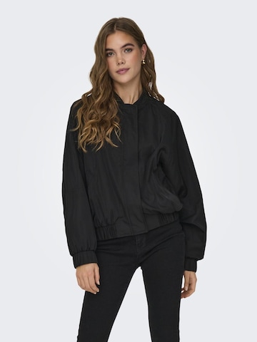 ONLY - Chaqueta de entretiempo 'Minna' en negro: frente