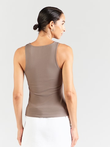 Top 'Guendalina' de la GUESS pe maro