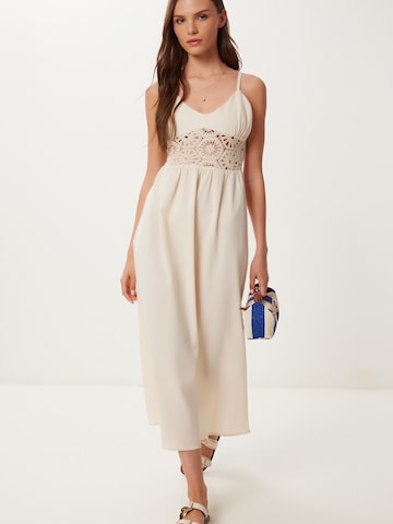 Happiness İstanbul Kleid in Beige