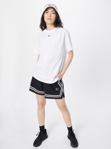 Nike Sportswear - Camiseta 'Essential' en blanco