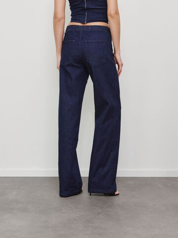 RÆRE by Lorena Rae - Loosefit Vaquero en azul