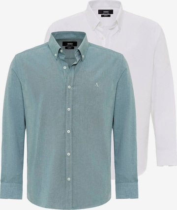 Coupe regular Chemise Antioch en vert : devant