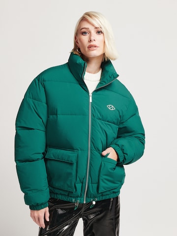 UNFOLLOWED x ABOUT YOU Between-Season Jacket 'VIBRANT ' in Green: front