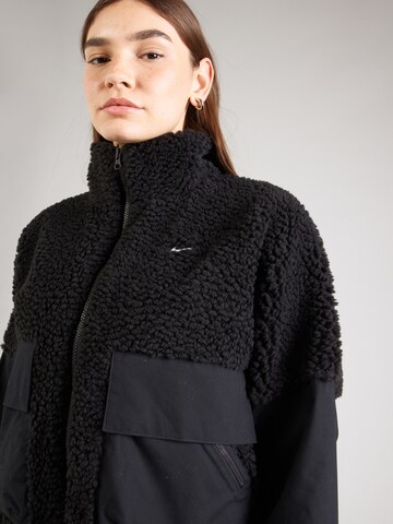 Nike Sportswear Преходно яке 'Essential' в черно