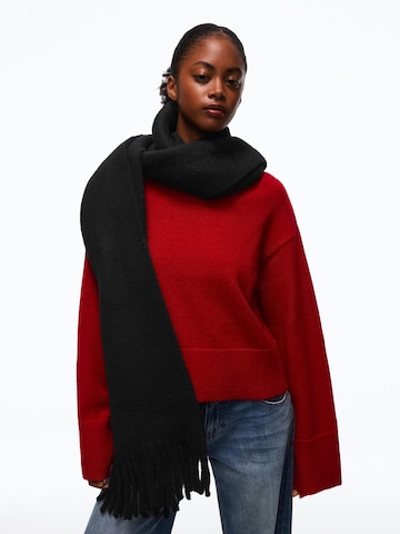 Bershka Schal in Schwarz: Vorderseite