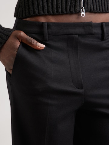 GERRY WEBER Loosefit Bukser med fals i sort
