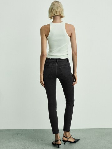 MANGO Skinny Džíny 'NEWISA' – černá