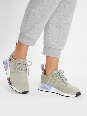ADIDAS ORIGINALS Sneakers 'NMD R1' in Grey: front
