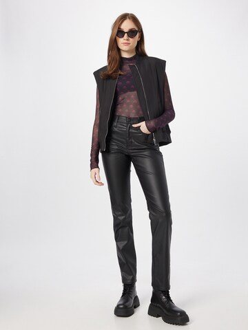 LEVI'S ® Regular Jeans '724' in Schwarz
