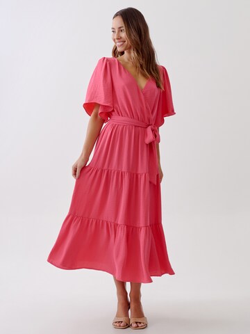 Tussah Φόρεμα 'LOUISA' σε ροζ