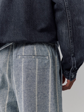 Pull&Bear Bő szár Nadrág - szürke