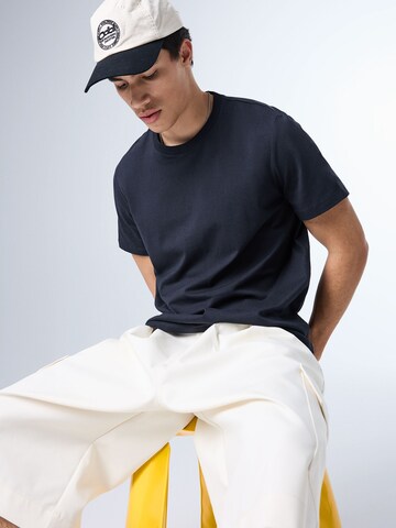 T-Shirt Bershka en bleu