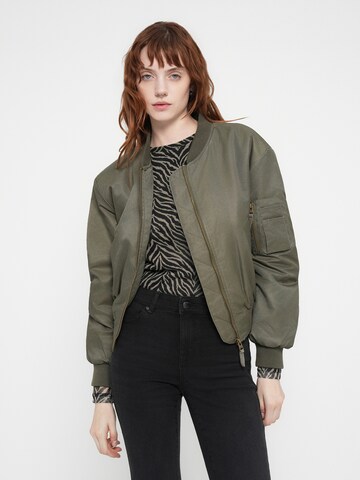 ONLY Between-Season Jacket 'ONLSuri' in Green