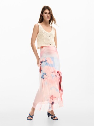 Rochie de la Desigual pe roșu