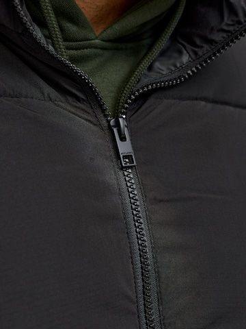 Jack & Jones Plus Χειμερινό μπουφάν 'JJMaze' σε μαύρο