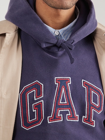 GAP Суичър в синьо