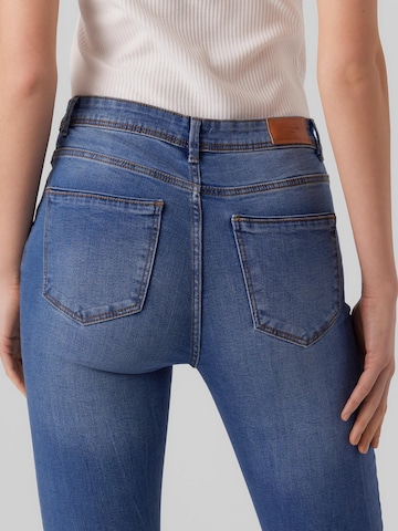 Vero Moda Petite Slimfit Jeans 'Tanya' in Blauw