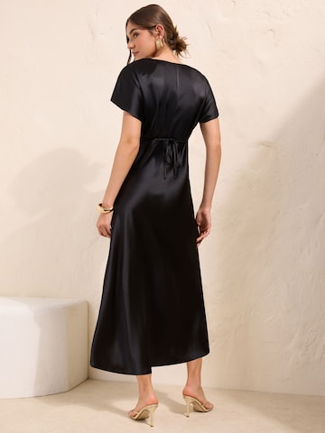 Friends Like These Kleid in Schwarz