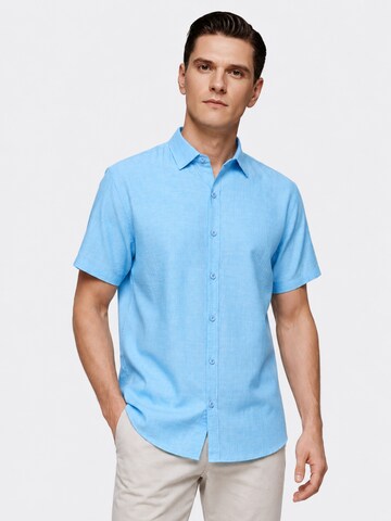 ALLTHEMEN Comfort Fit Hemd 'Leichtmut'‌‌ in Blau: Vorderseite