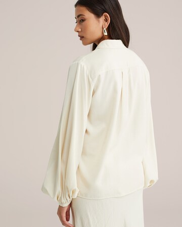 Chemisier 'Studio' WE Fashion en blanc